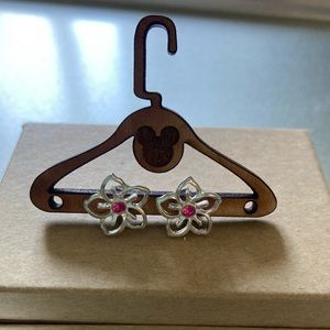 ✨10/$12✨Silver and pink Flower Studs